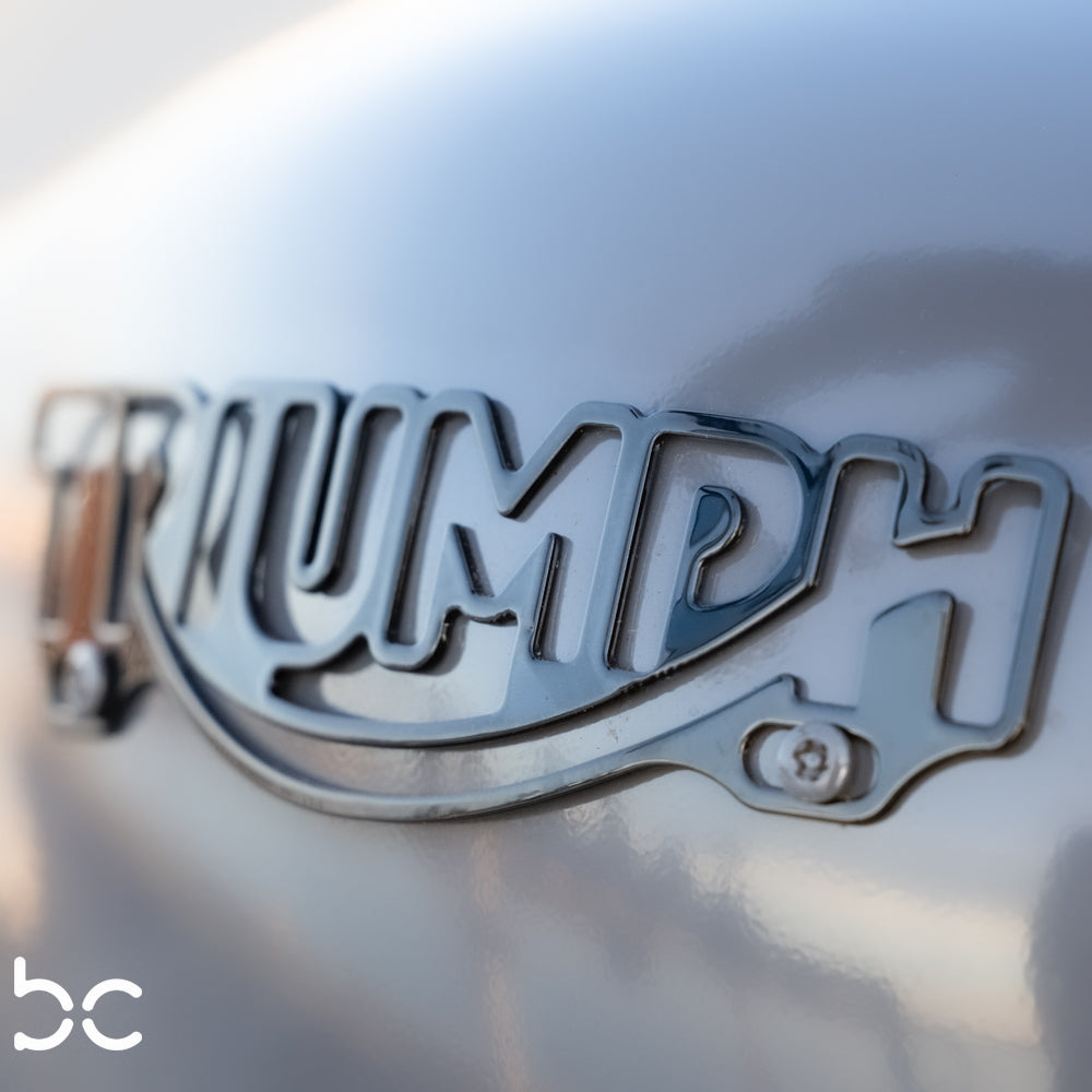 TRIUMPH ボンネビルt100 タンク　エンブレム Triumph Bonneville T100 T120 Tank Emblems (Left & Right) – BobberCycle