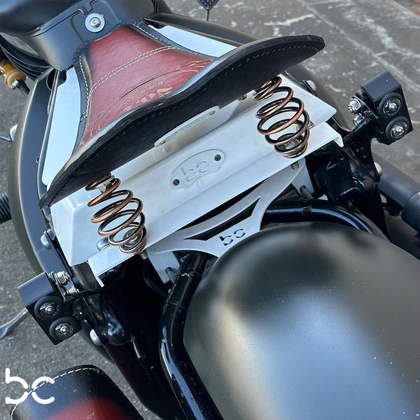 Suzuki Boulevard C50 (VL800) Curved Fender Bracket