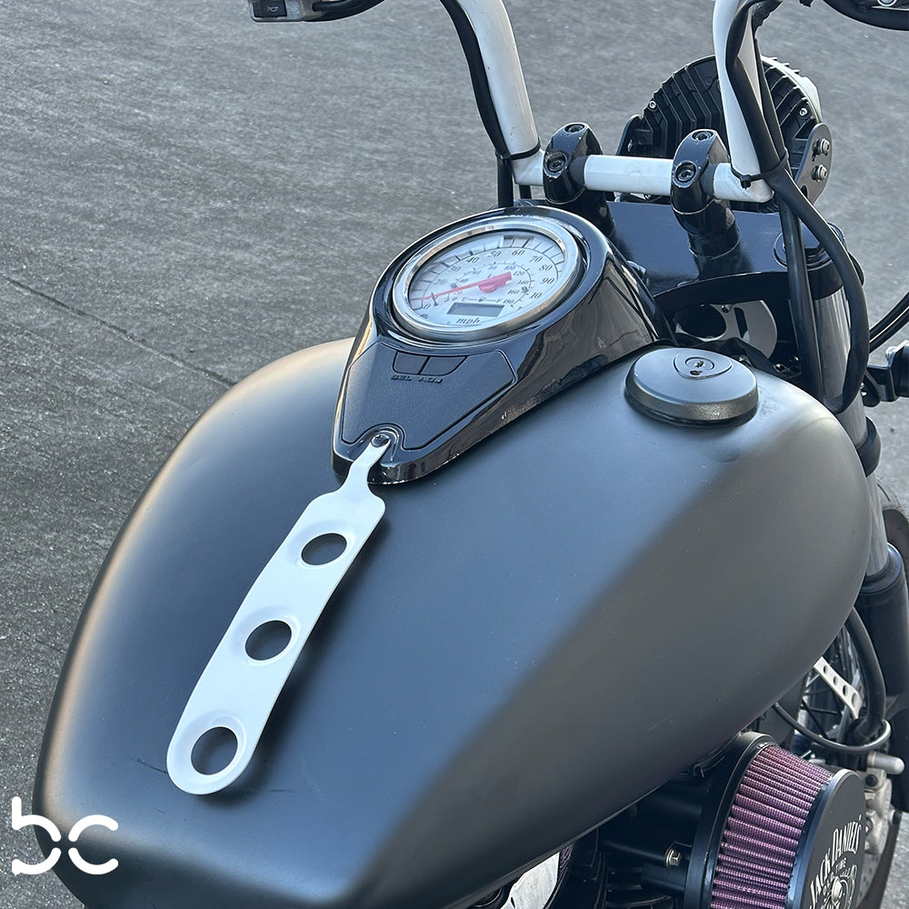 Suzuki Boulevard C50 (VL800) Curved Fender Bracket